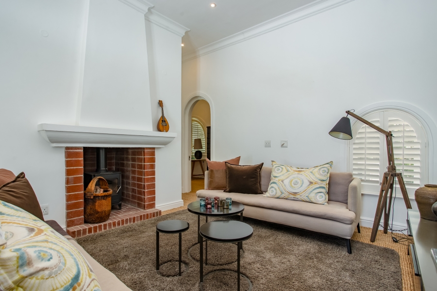 4 Bedroom Property for Sale in Devonvallei Western Cape